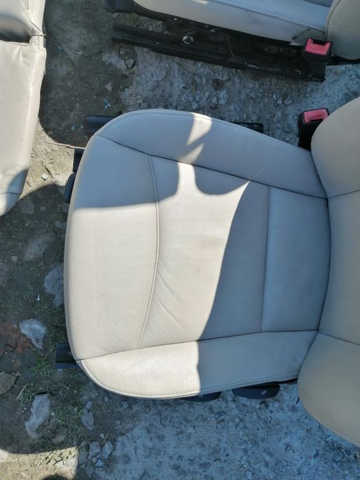 Wnętrze fotele BMW E90 kremowe beżowe Komplet