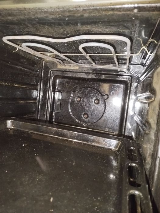 Forno elétrico em bom estado