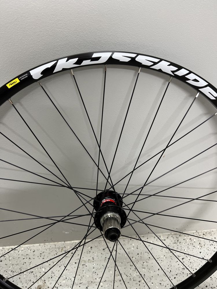 Koła 28 700C GRAVEL maszyny Novatec 12x100 12x142 Mavic Sapim