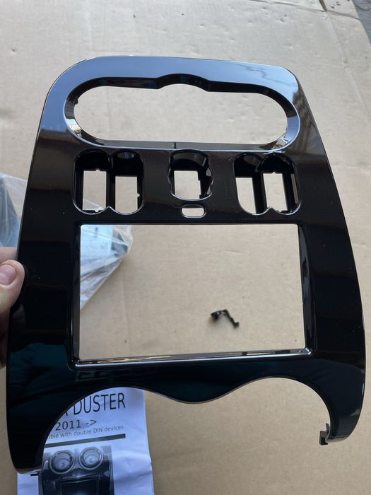 Рамка під 2 din магнітофон Dacia Duster, Renault Duster