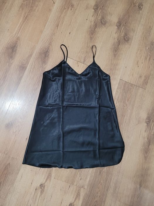 Koszula nocna satynowa L czarna na ramiączka  nowa