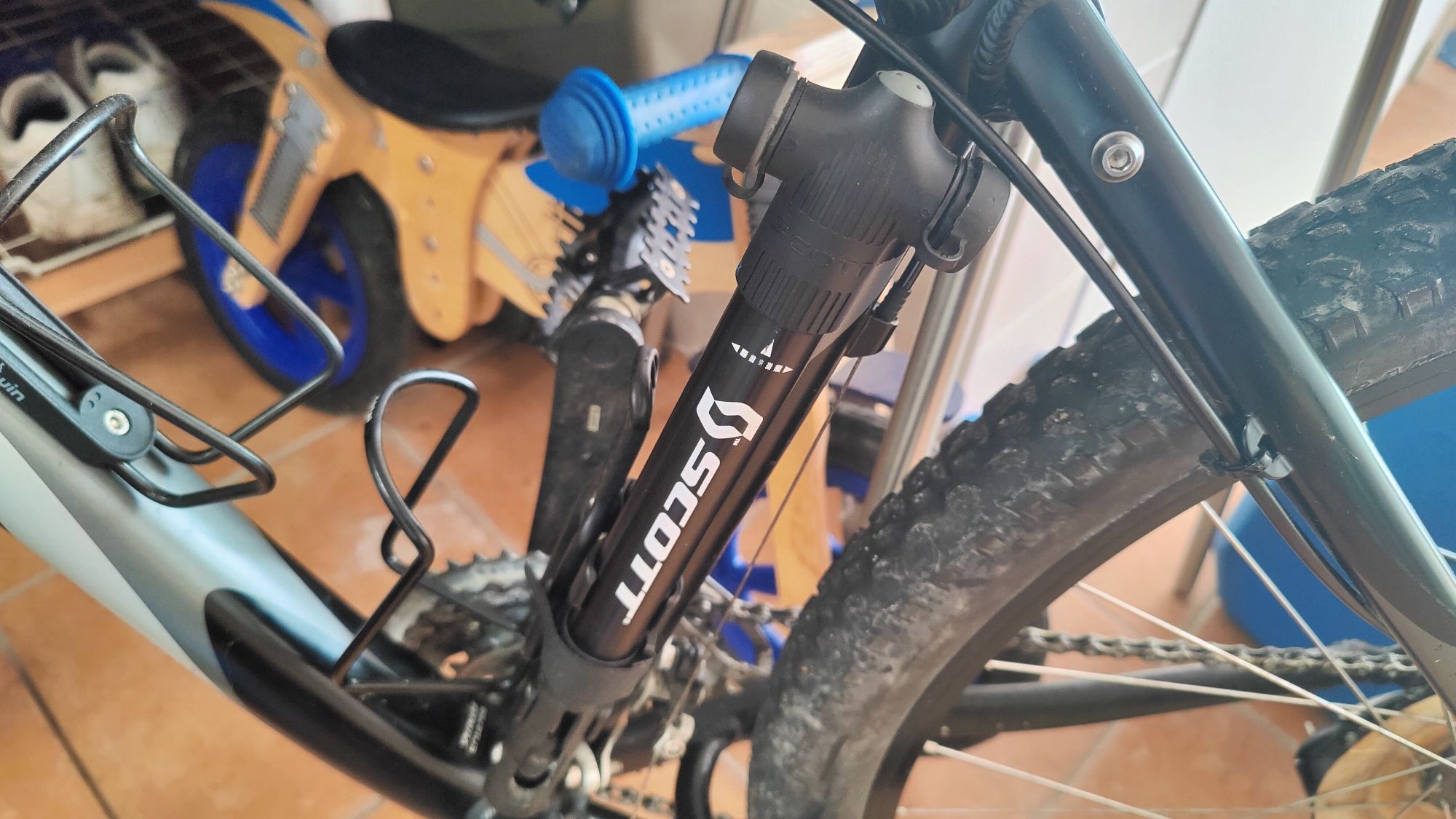 Specialized Hardrock Tam. 17