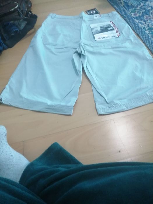 Calção rip curl, tamanho Médio, novo com etiqueta, bolsos de lado