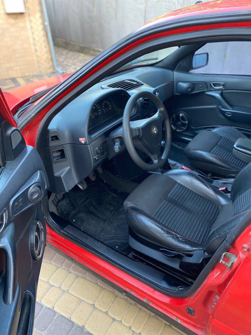 Alfa Romeo 146  відчуйте себе в салоні ферарі