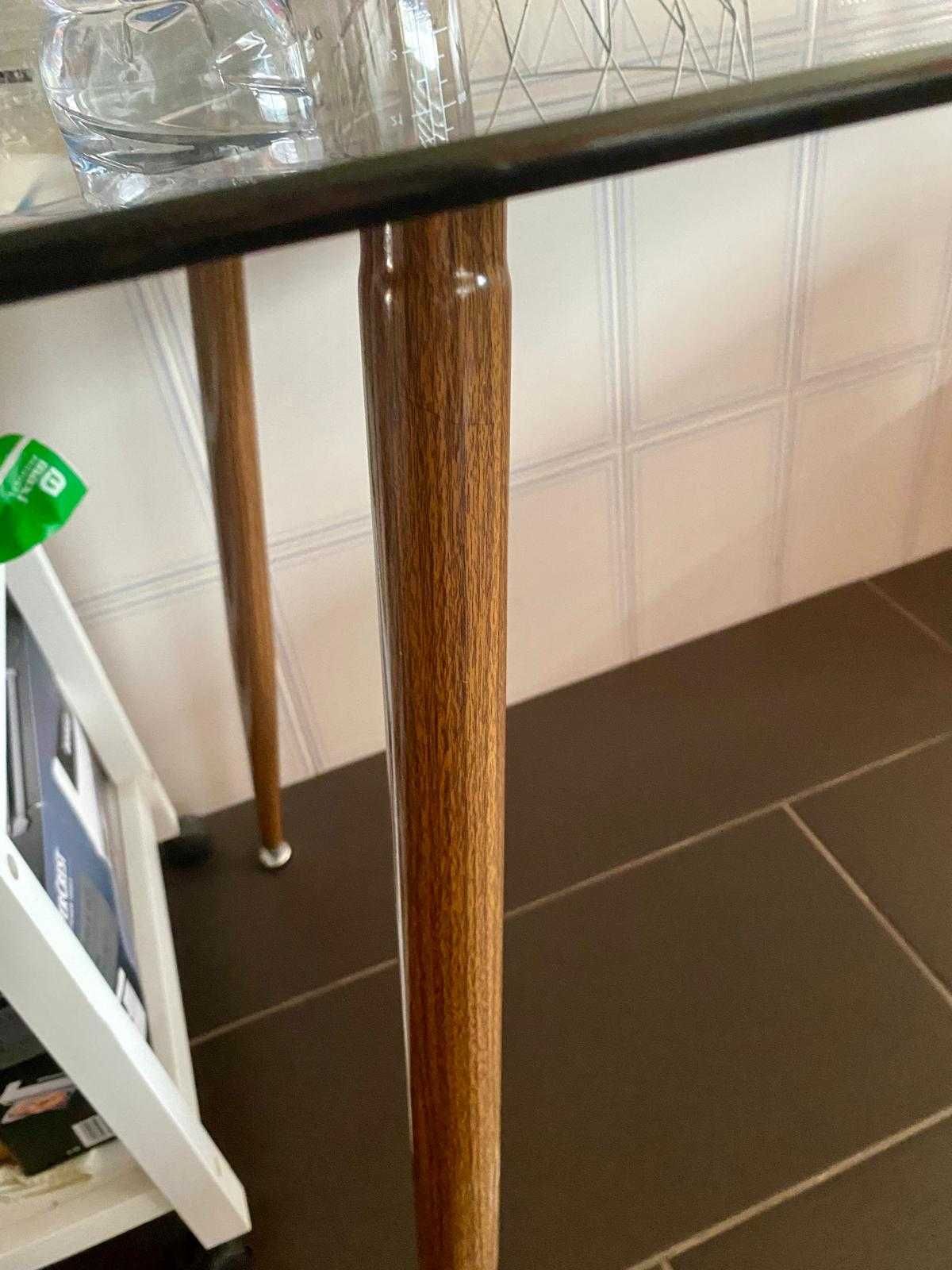 Mesa de refeição/apoio
