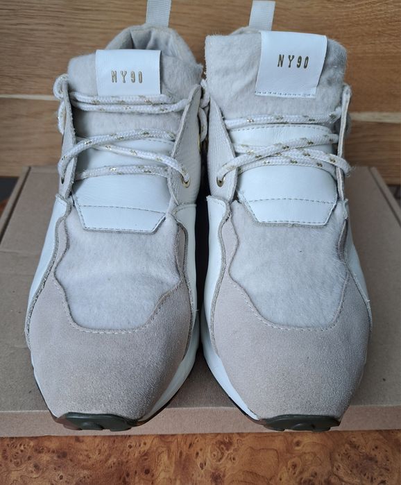 Стильні кросівки р39