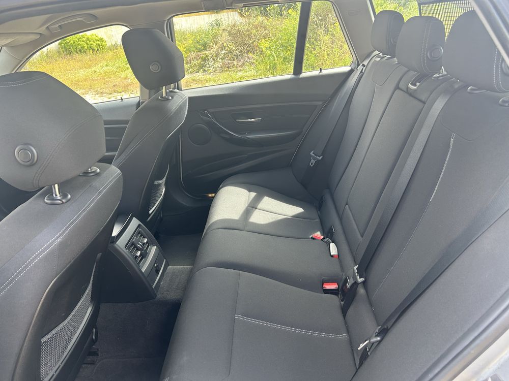 BMW 318 d auto de 2013 Nacional revisoes na marca