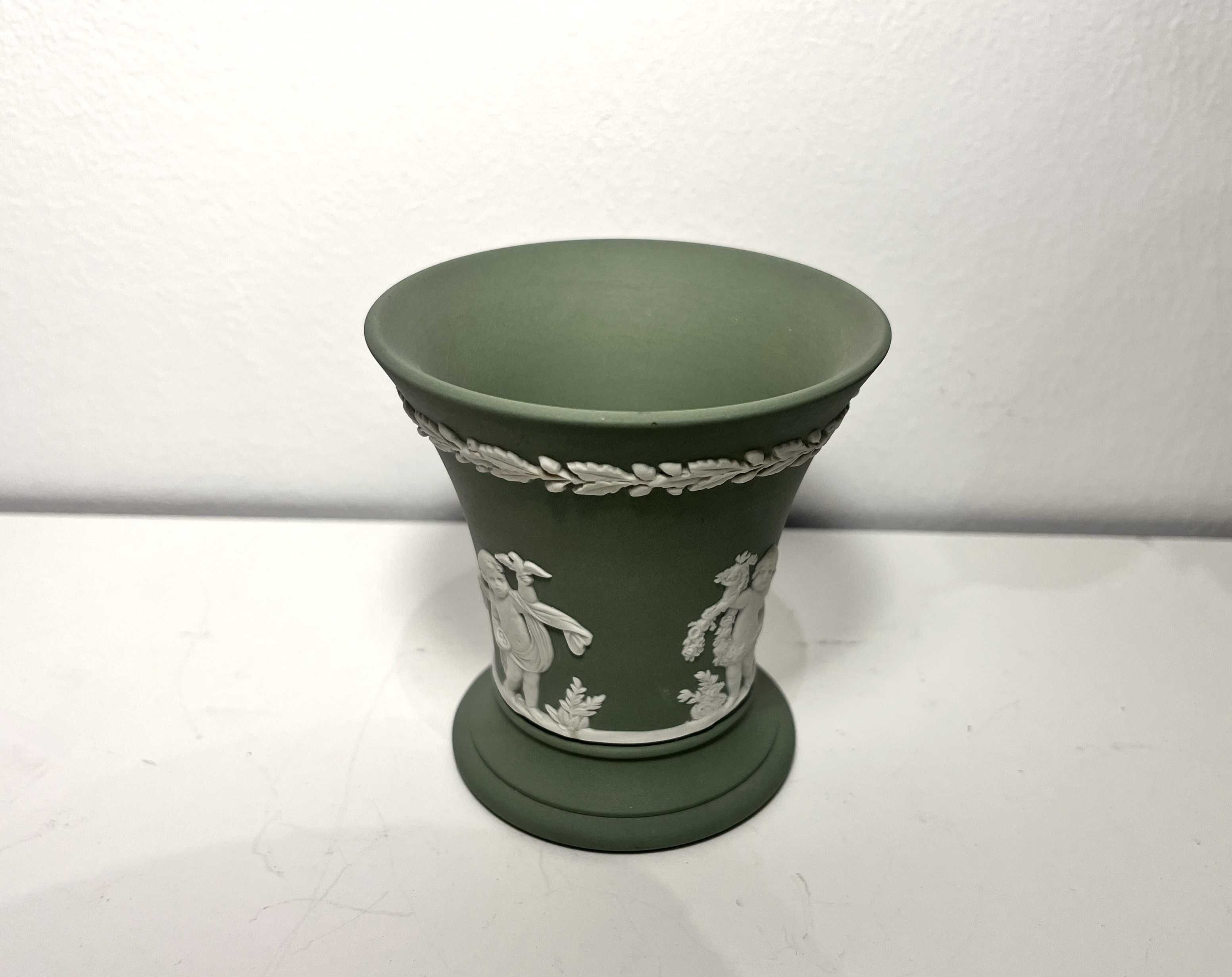 Wazon Wedgwood porcelana biskwit zielony green jasperware Jaspis