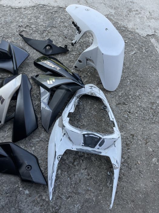 Пластик Suzuki gsr 750 2011-2016