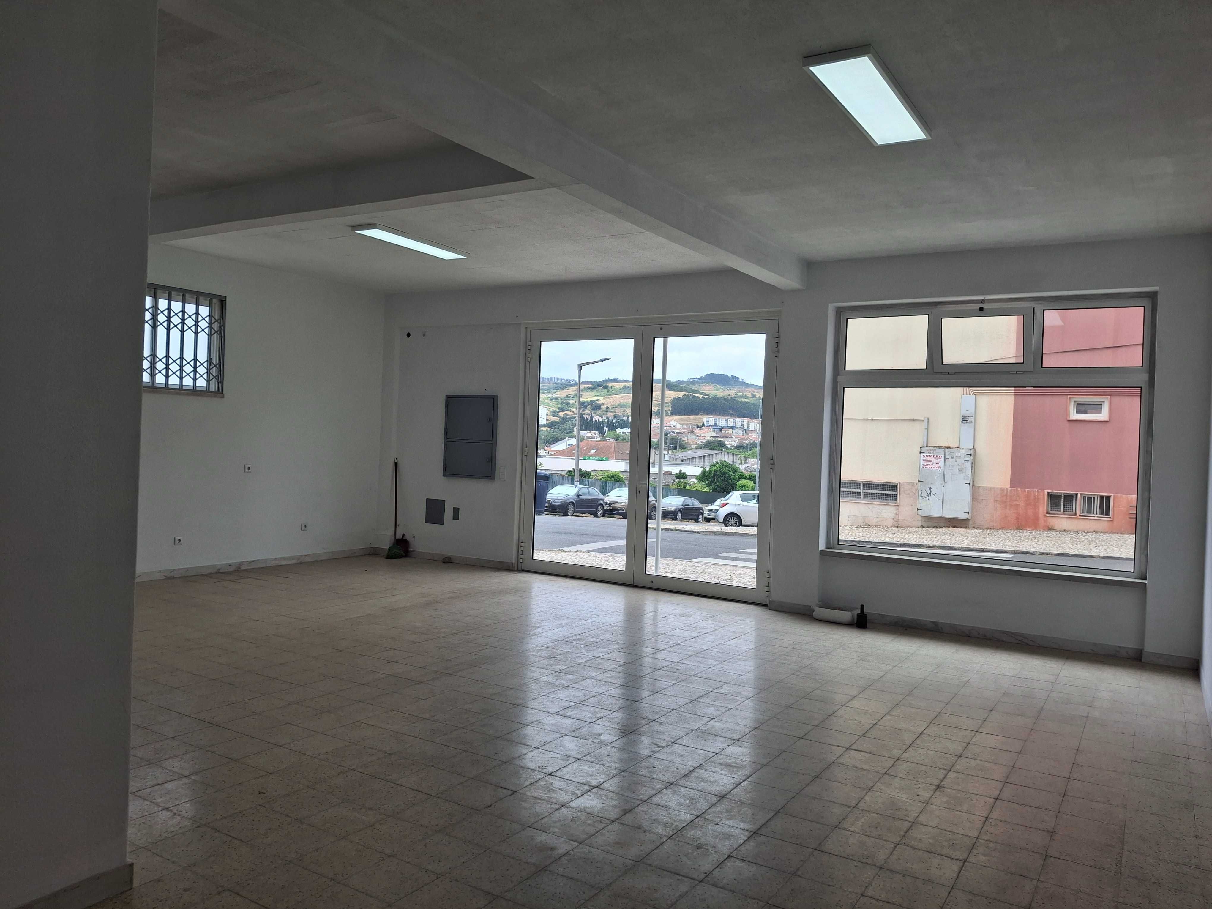Loja Fanqueiro - loures 137 metros renovado