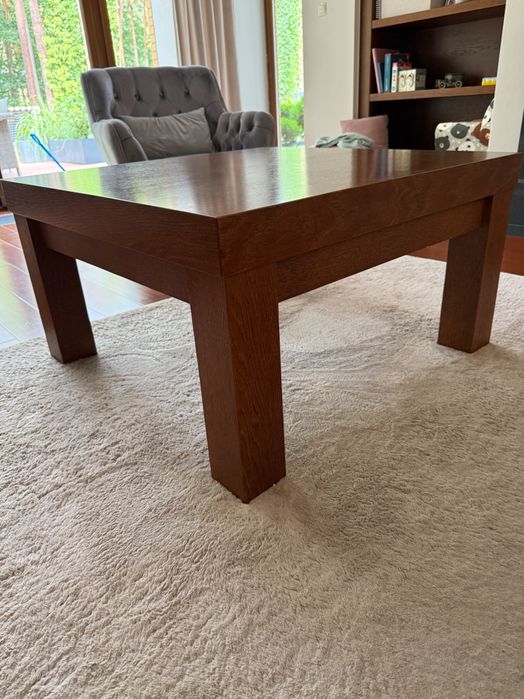 Drewniany stolik kawowy