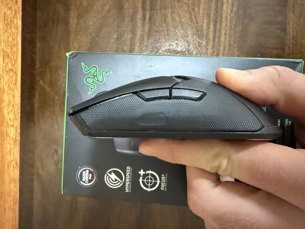 Продам клавіатуру, мишку Razer та відеокарту 1660super, килимки