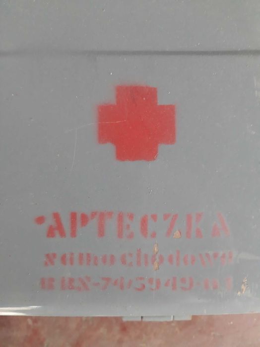Apteczka samochodowa z czsów pr-l