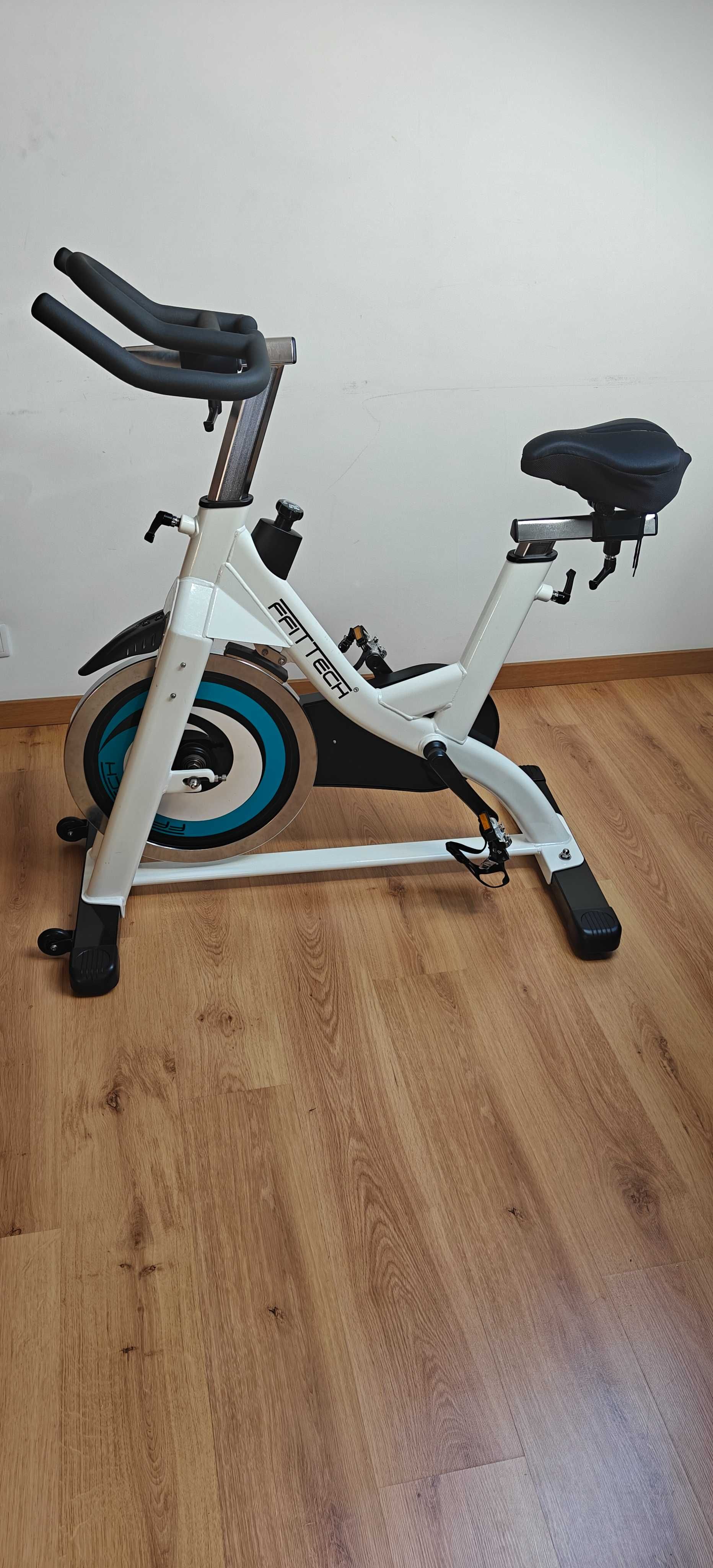 Bicicleta spinning estática
