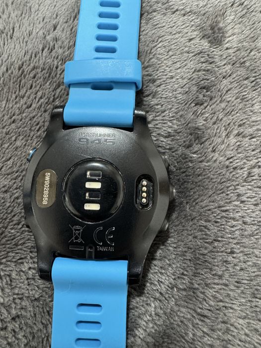Смарт годинник мультиспорт Garmin Forerunner 945 blue