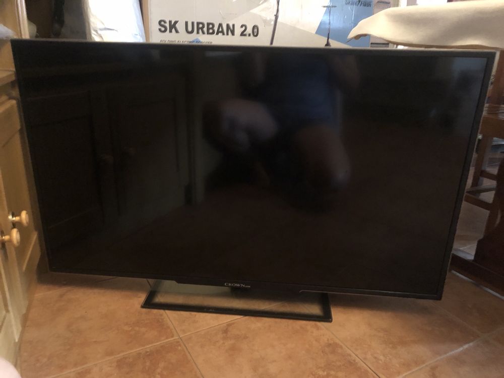 Televisão LED TV Crown 46” 46 polegadas
