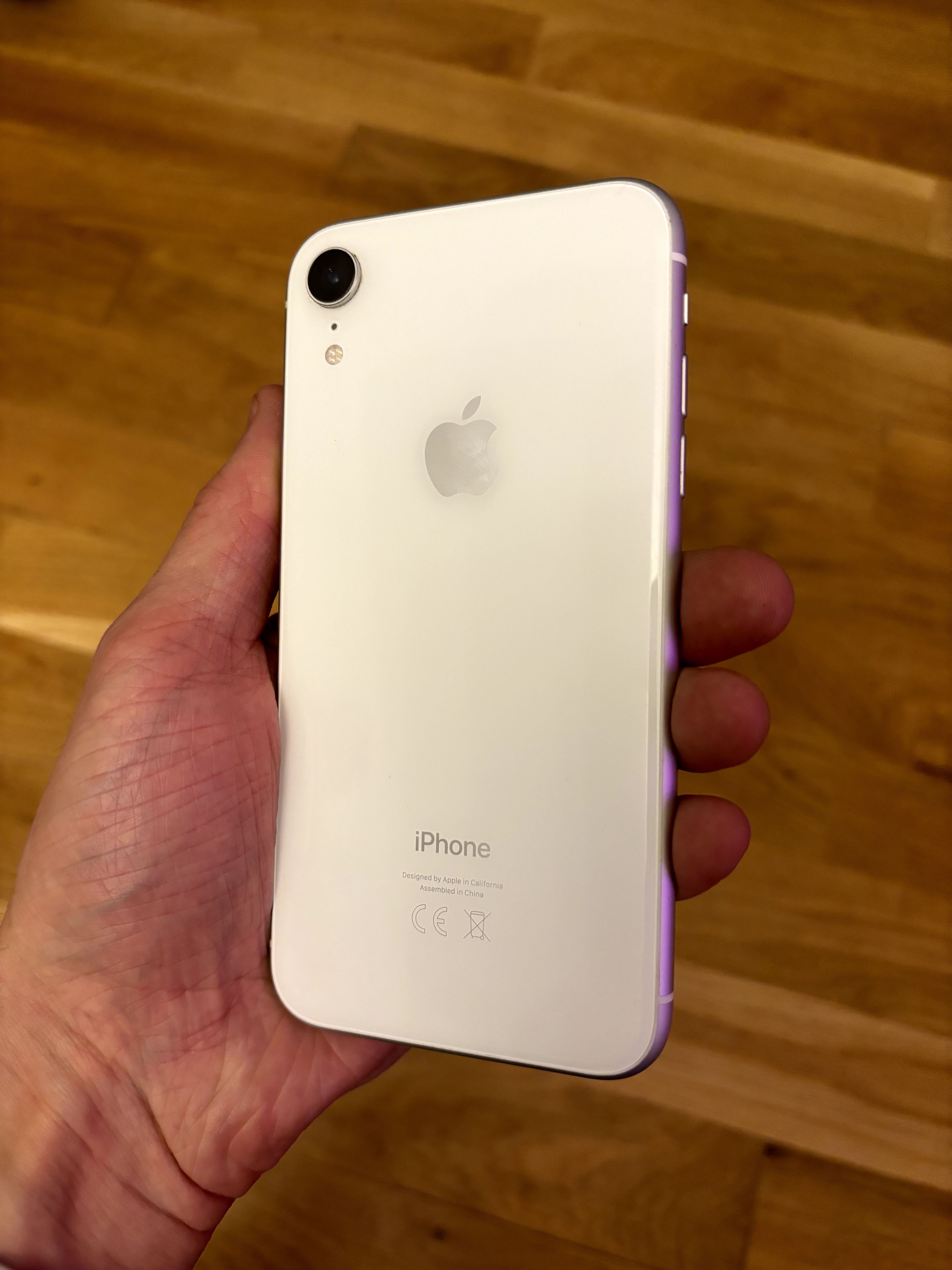 iPhone XR biały 64 GB w dobrym stanie
