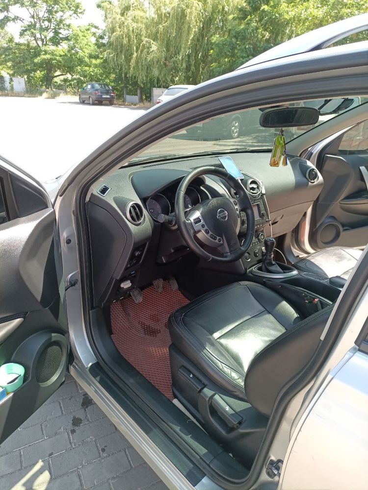Продам свое авто Nissan QASHQAI +2