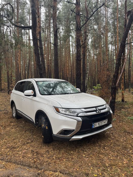 Mitsubishi Outlander III 2016