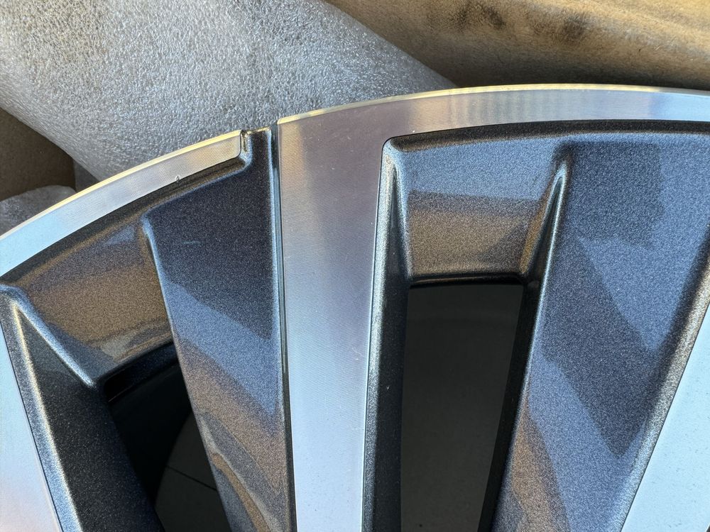 Felga 8,0x18 ET44 Skoda Superb IV 3P0 oryginał jak NOWA