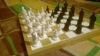Stylowe szachy z planszą pudełkiem