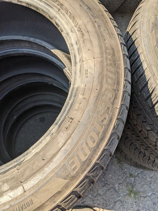 235/60R18 Bridgestone Blizzak Lm-80