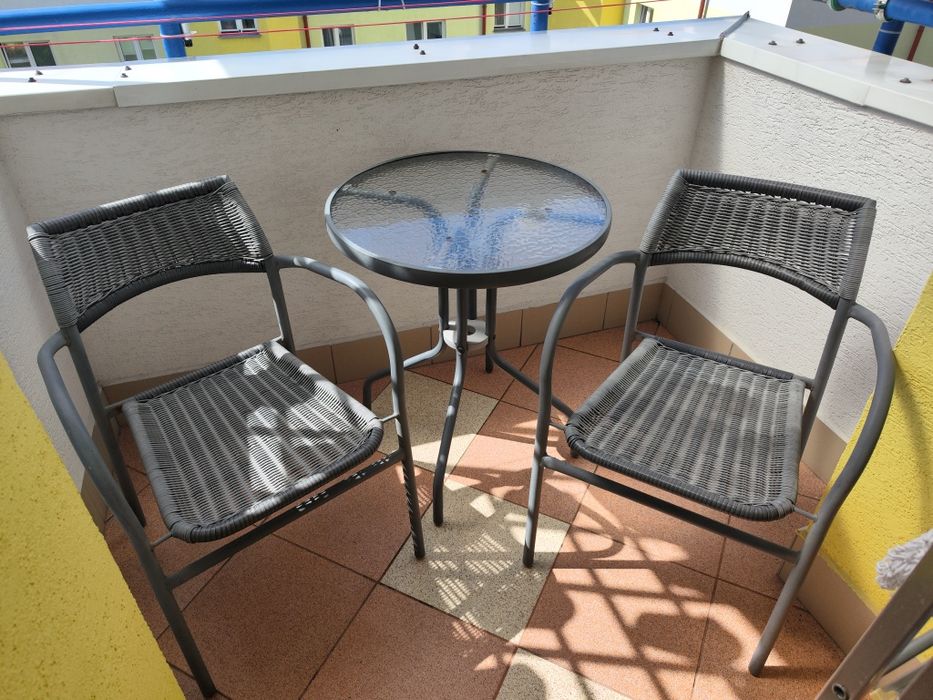 Stolik i 2 krzesła - zestaw na balkon lub do ogródu