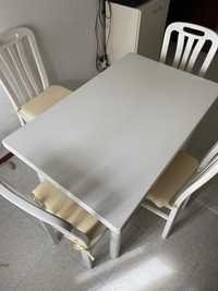 Mesa de jantar branca + 4 cadeiras