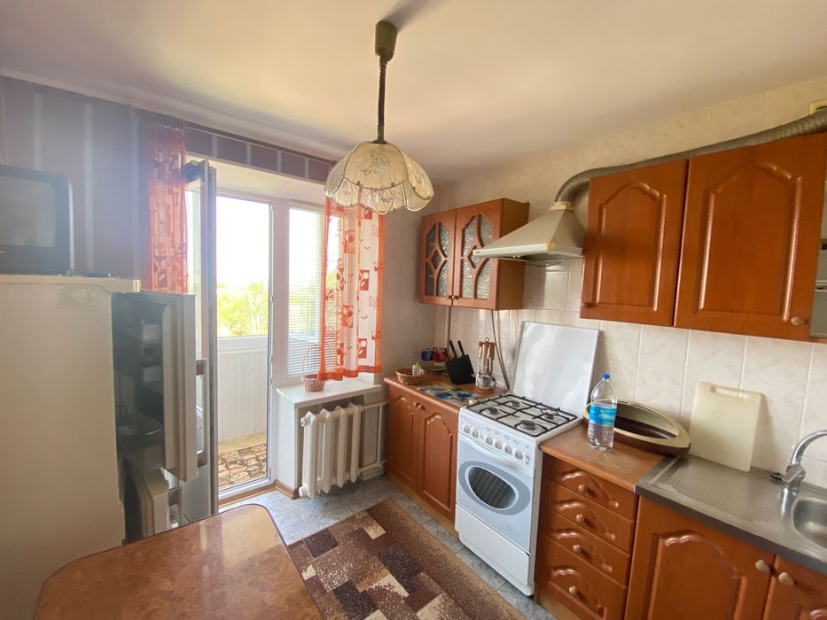 Продаж 2к/кв з додатковою кімнатою на мансарді в центрі міста (л1)