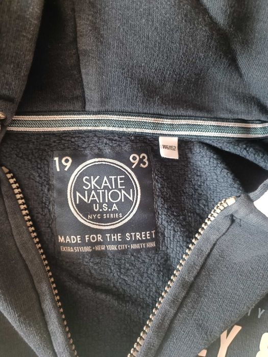 Sweat com capuz e fecho frontal Tamanho 146/152cm - 12 anos