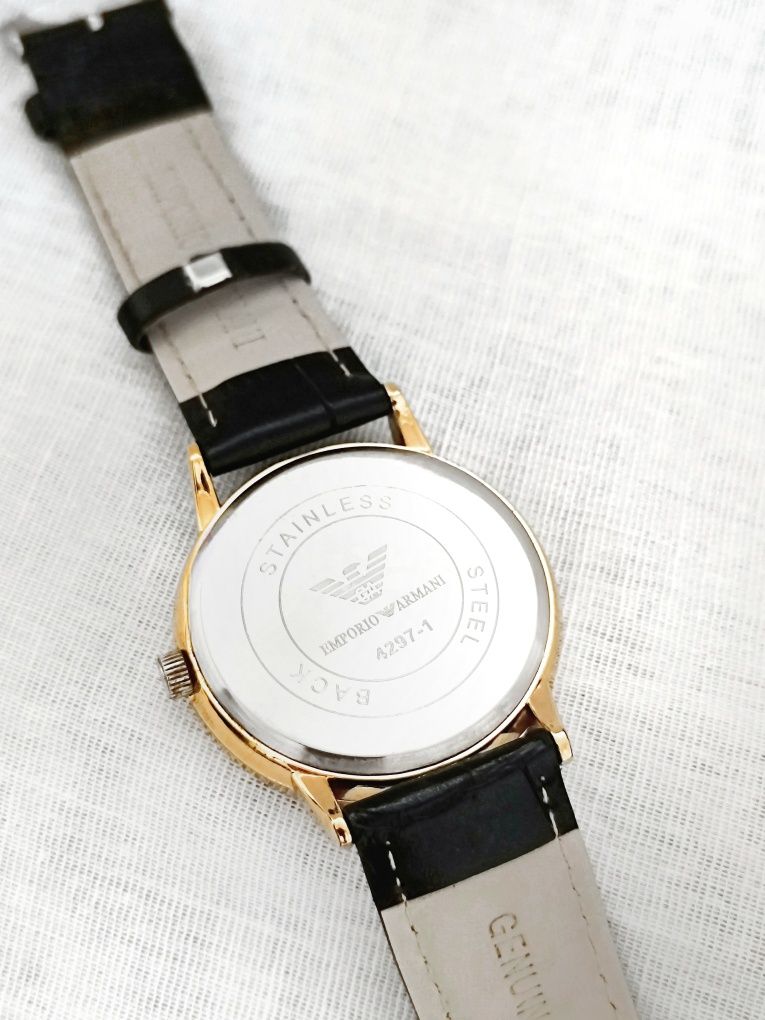 Zegarek męski na skórzanym pasku | Kolekcja Emporio Armani Men