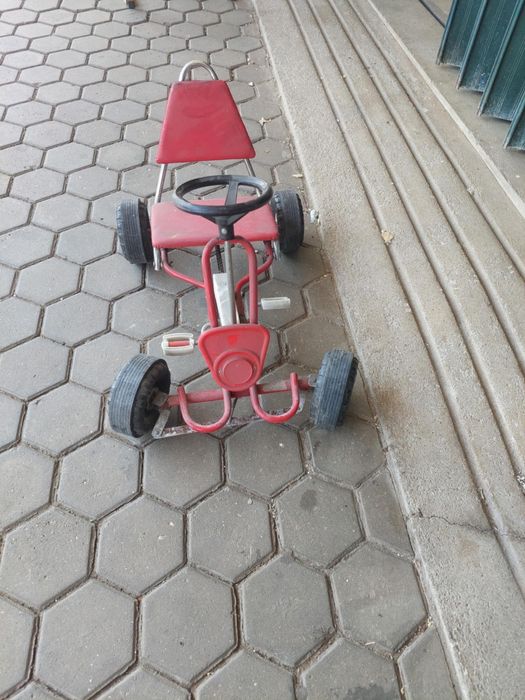 Carro a Pedais de Criança