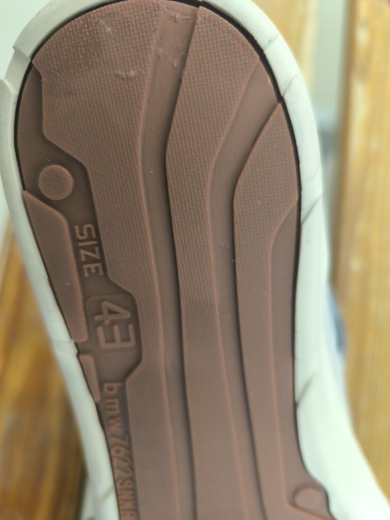 Tennis / Bota BMW