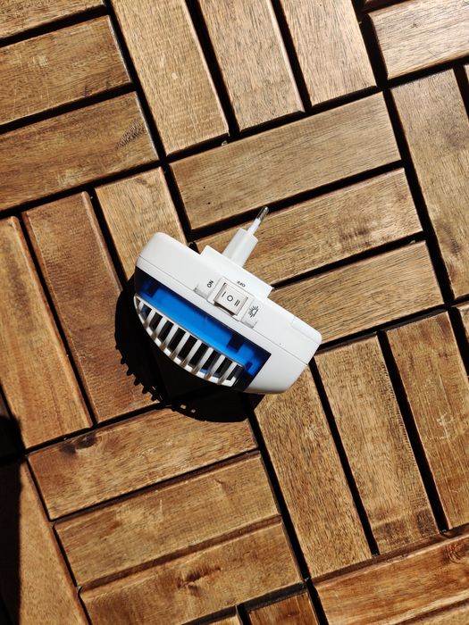 Odstraszacz na owady do gniazdka