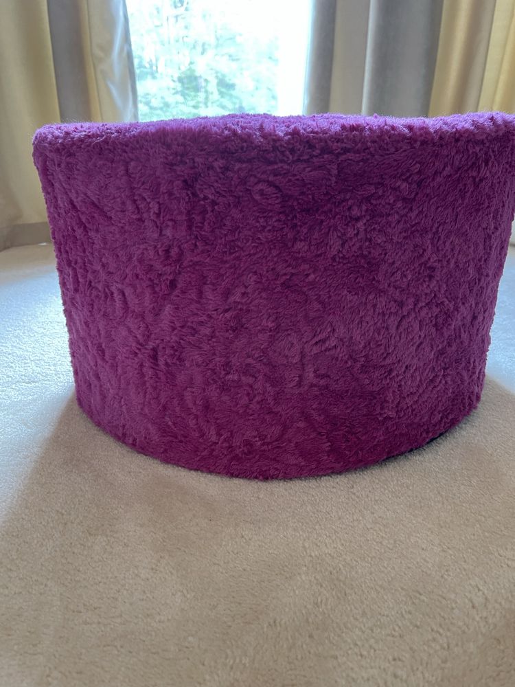 Pufa do siedzenia o średnicy 50 cm i wysokości 30 cm