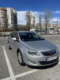 Opel Astra J 1.6 turbo 180 ps 2010