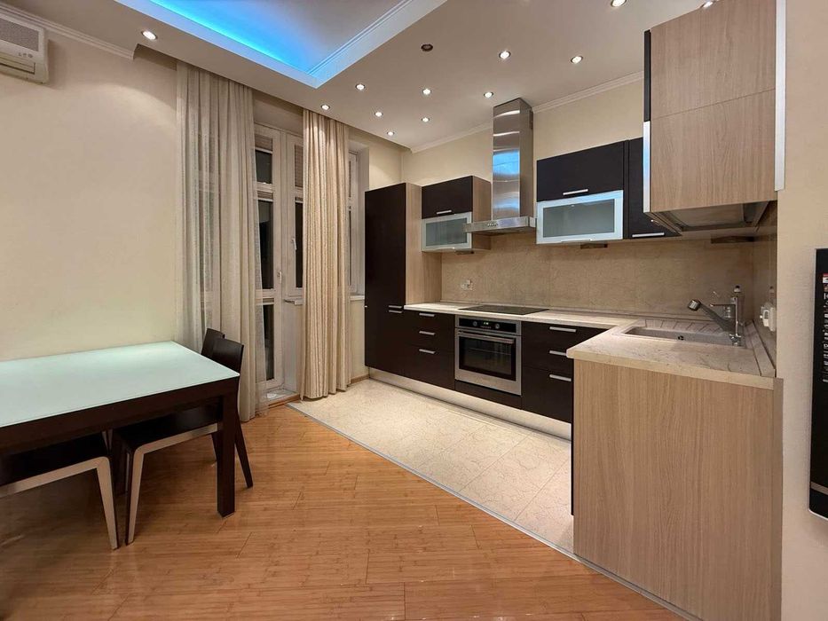 Оренда 2к, Коновальця 32Б, Печерськ, Центр, Генератор