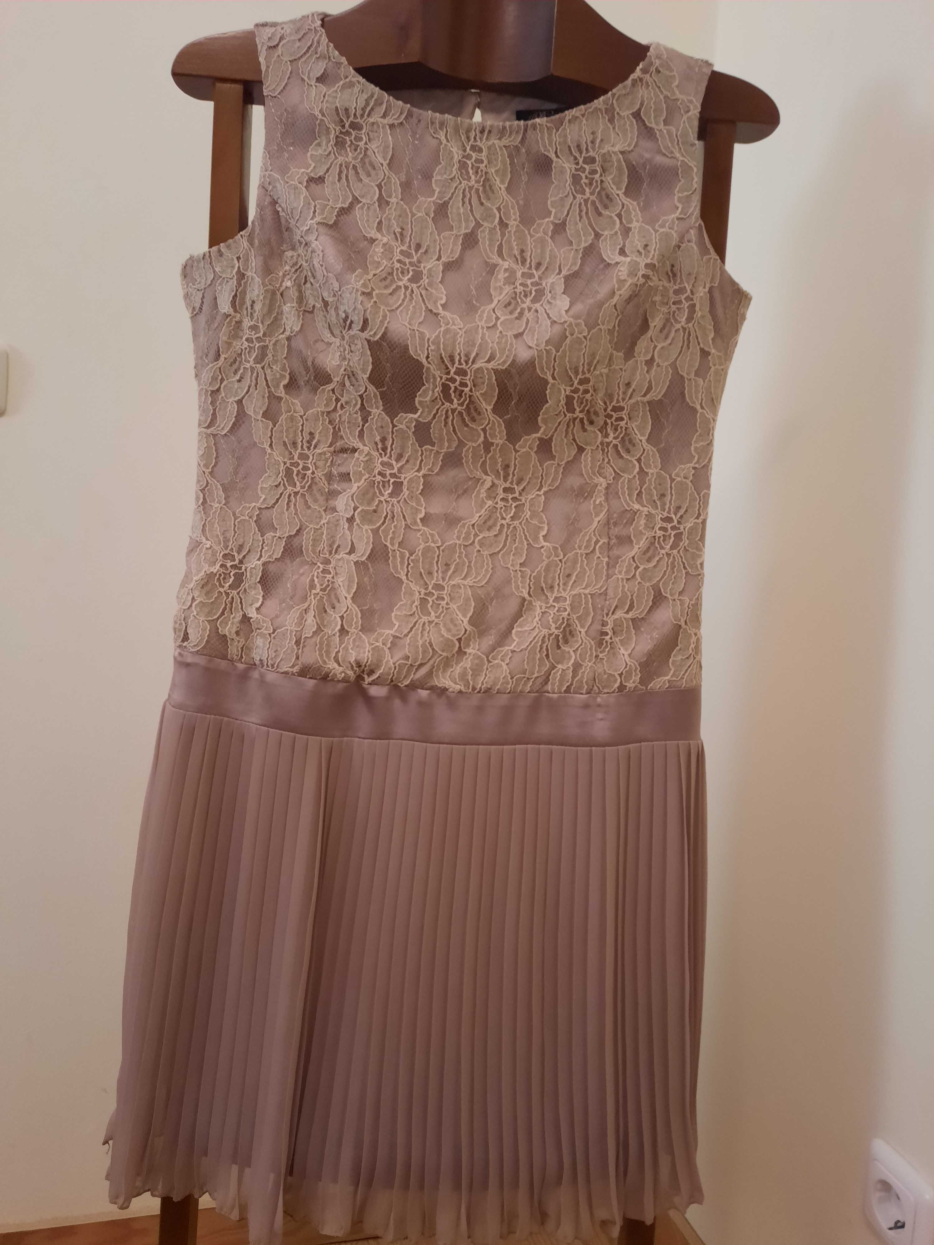 Vestido de festa em renda e plissado tam. L