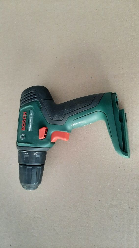 Wkrętarka Bosch 18v UniversalDrill z akumulatorem