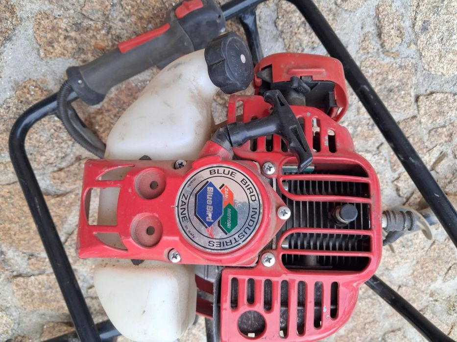 Maquina de abrir buracos