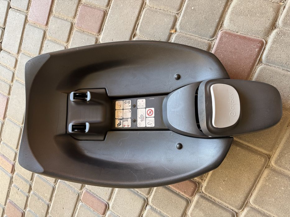 Автокрісло з базою cybex platinum