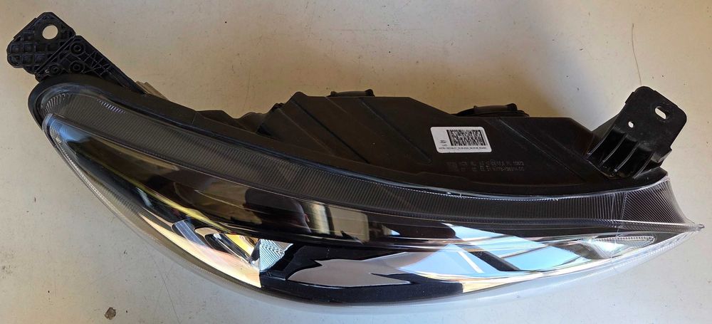 Lampa reflektor prawy przód FORD Focus MK4 LED