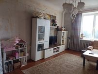 Продам 3 кімнатну "Сталінку" з окремими кімнатами