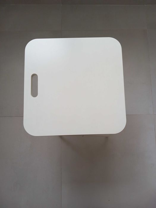 Banco dobrável branco - 38x38x47 cm