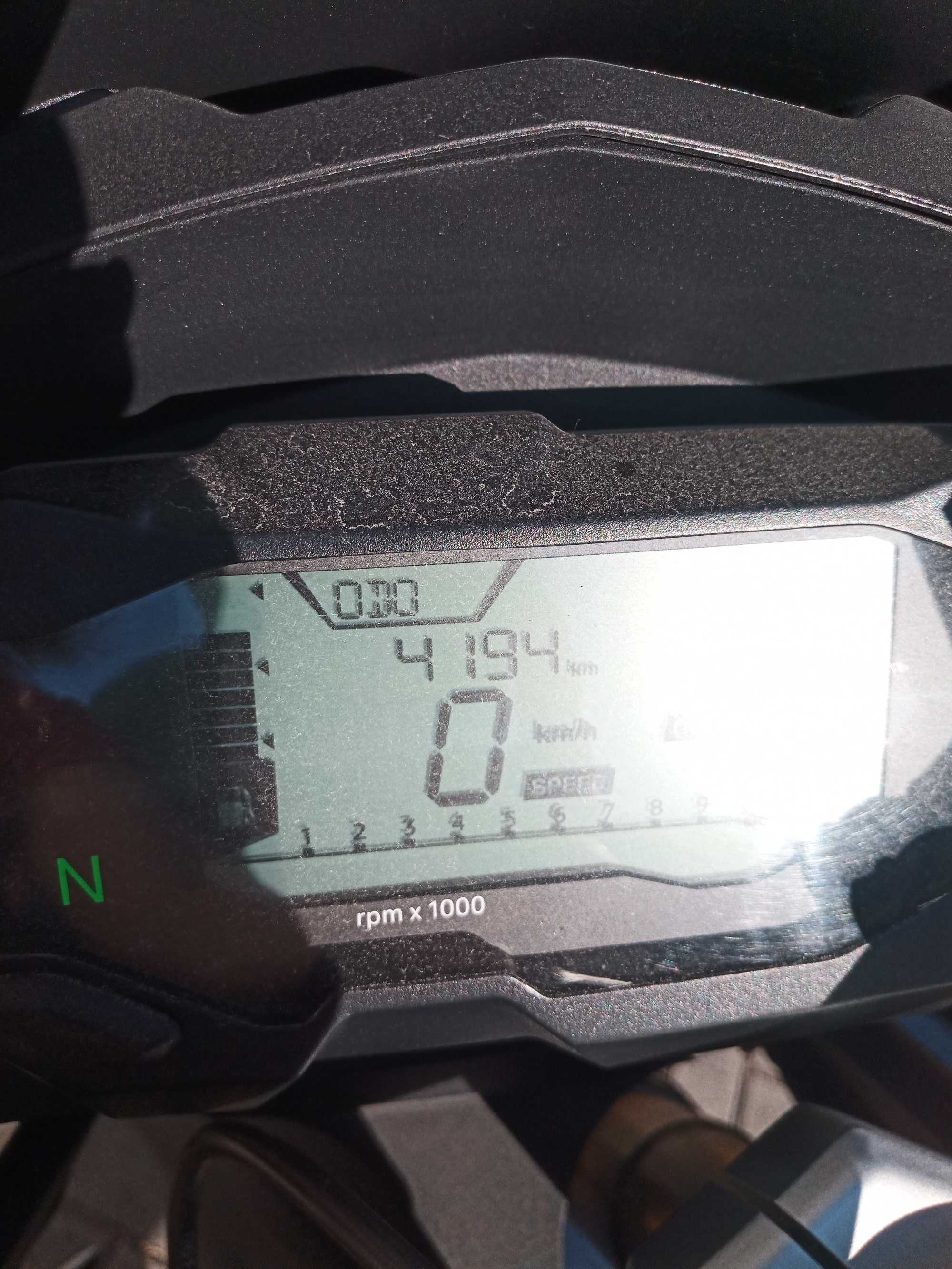 Vendo ou troco mota BMW GS 310 como nova por carrinha 4x4 KingCab