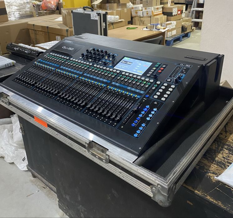 Allen Heath Qu-32 (Цифровий мікшкер)
