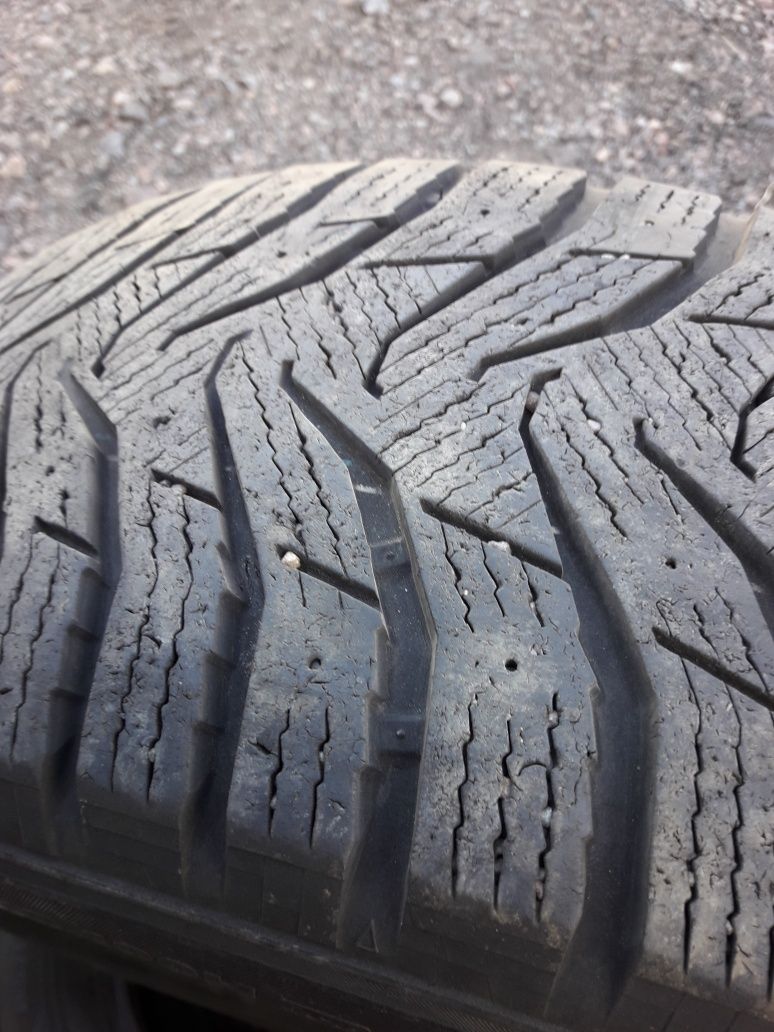 Шины зима kumho wintercraft 235/55 r18 9ми 2819год