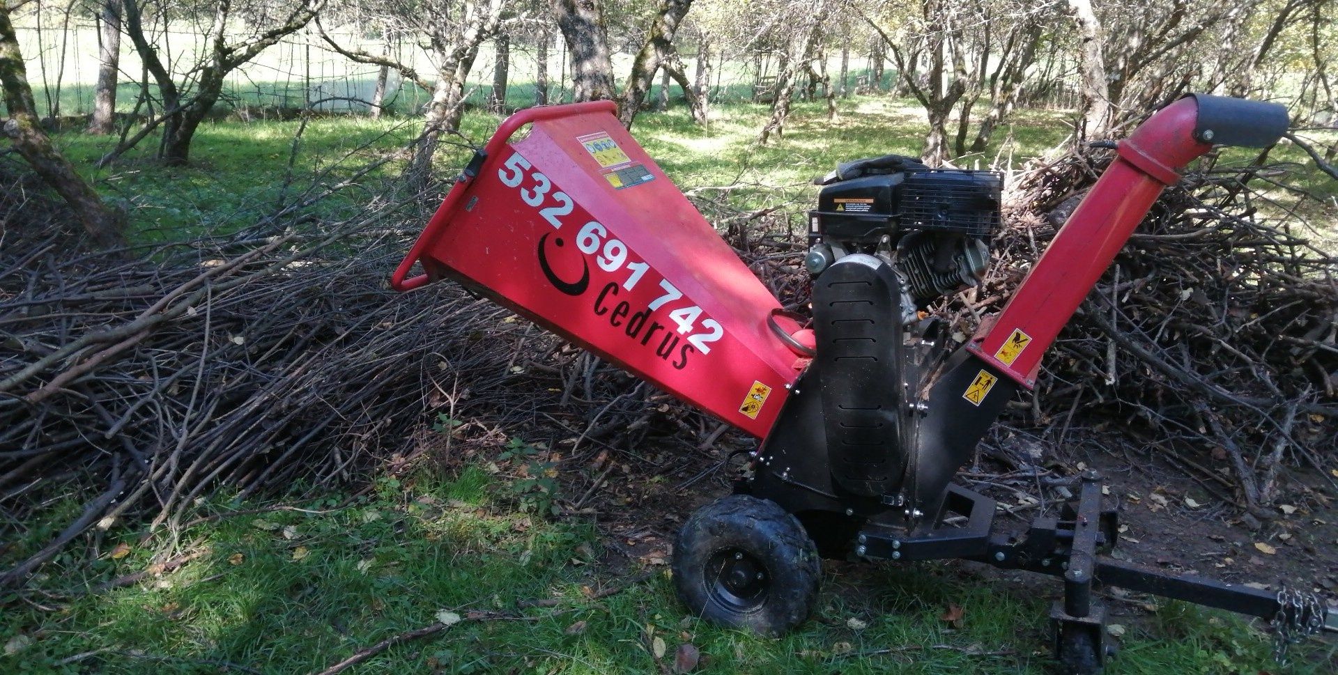 Wynajem rębaka,zrębkowanie gałęzi Czechowice Dziedzice /cedrus Rb04,05