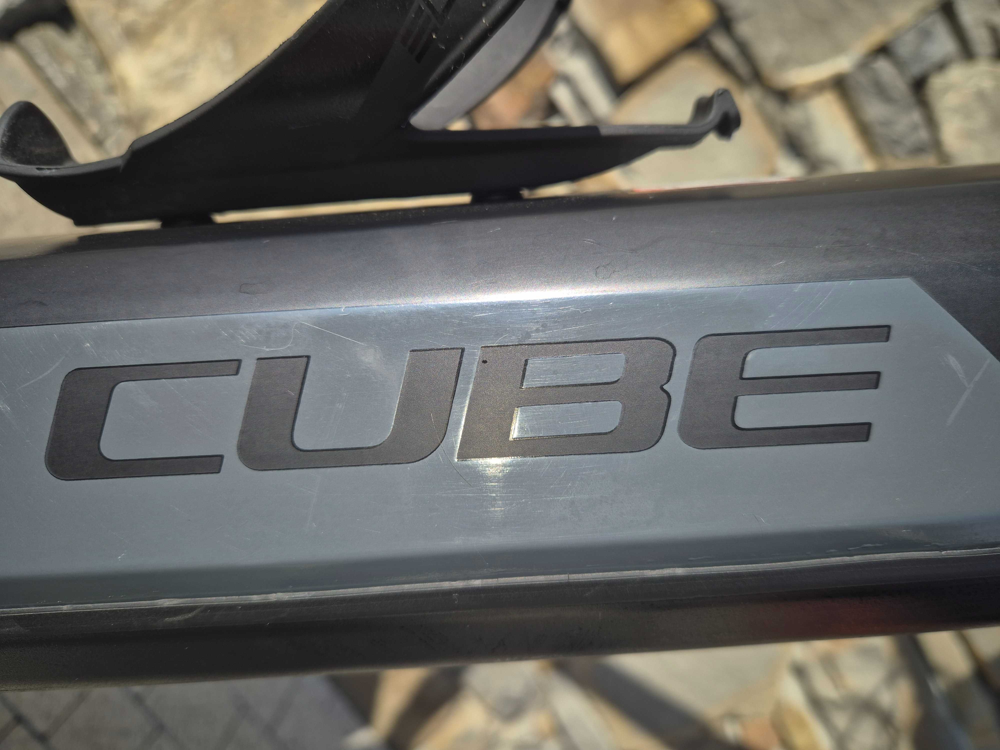 Rower elektryczny CUBE - BOSCH
