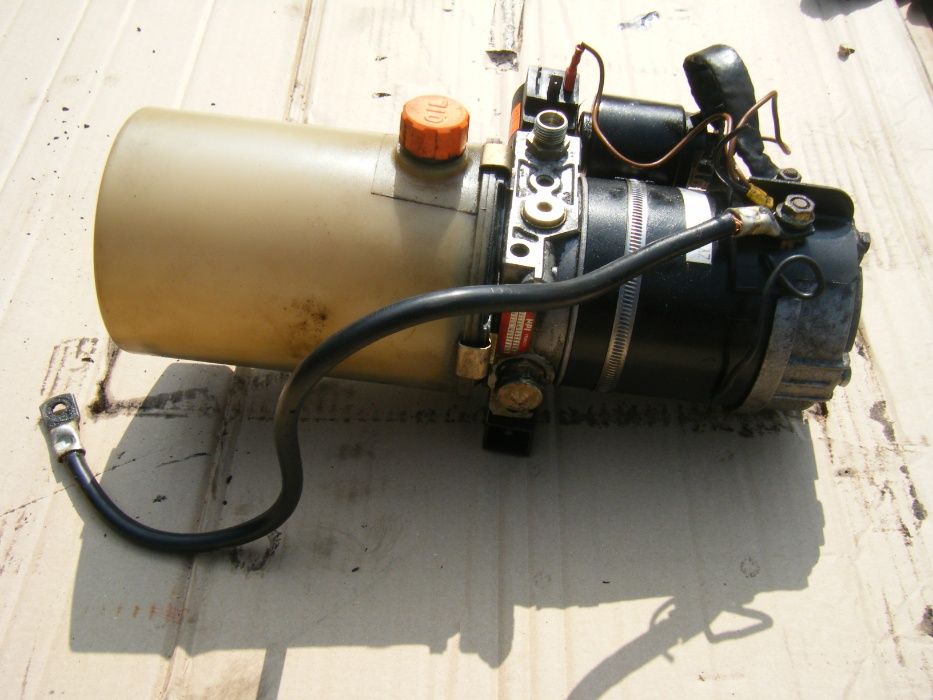 Pompa Hydrauliczna 12 Volt , Kiper , Wywrotka , Orginalna